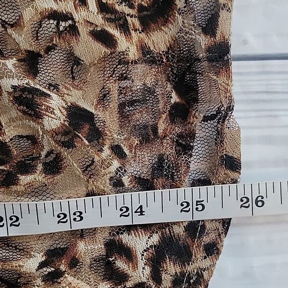 Love J Leopard Print Sleevelesd Women's Top Size M  NWT - Picture 10 of 10